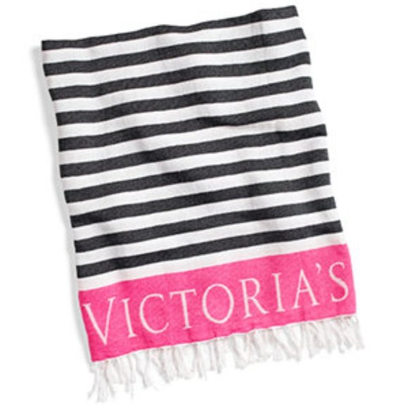 Victoria’s Secret beach 🏖 towel, beach 🏝 blanket - Picture 3 of 5